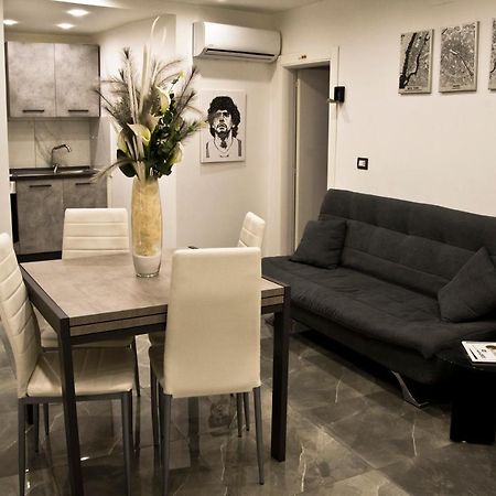 Suite Napoli Sotterranea Con Jacuzzi מראה חיצוני תמונה