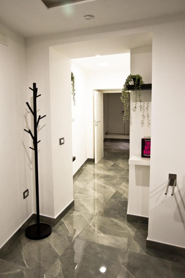 Suite Napoli Sotterranea Con Jacuzzi מראה חיצוני תמונה