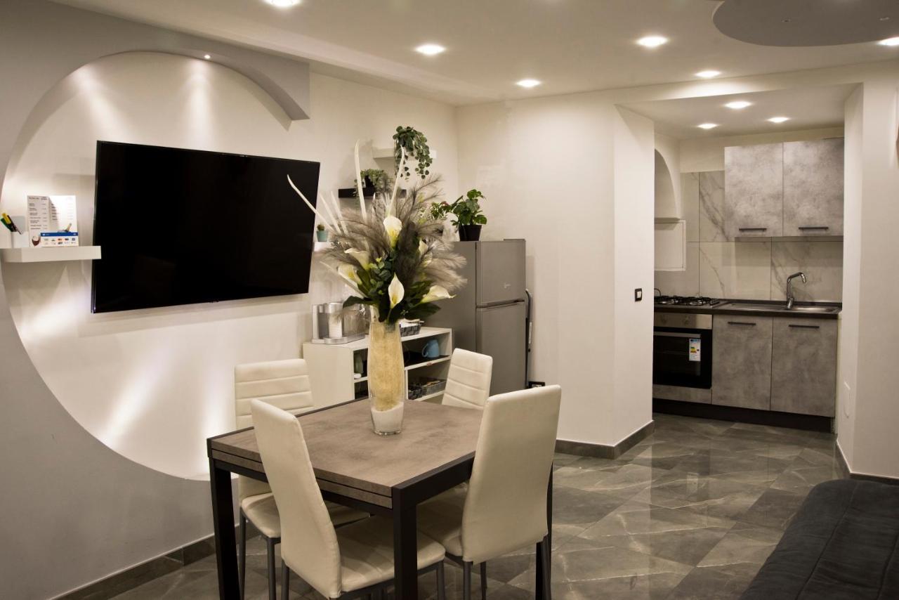 Suite Napoli Sotterranea Con Jacuzzi מראה חיצוני תמונה