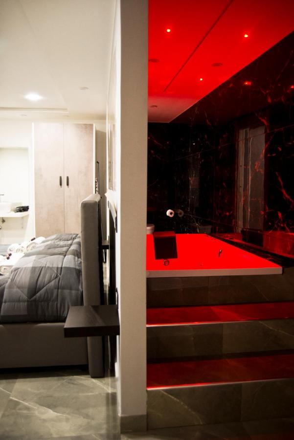 Suite Napoli Sotterranea Con Jacuzzi מראה חיצוני תמונה