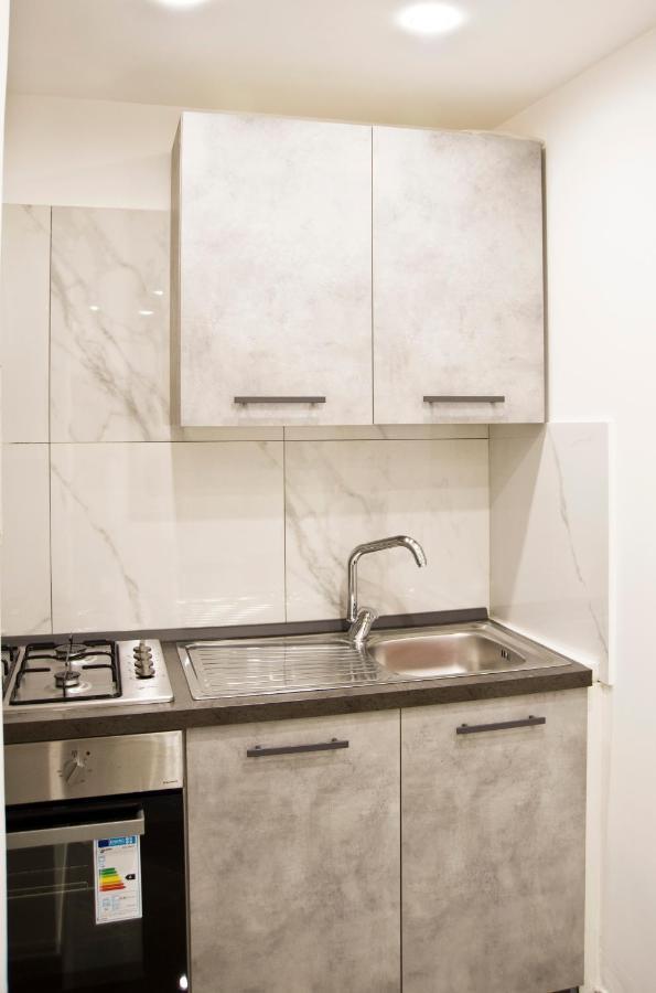 Suite Napoli Sotterranea Con Jacuzzi מראה חיצוני תמונה