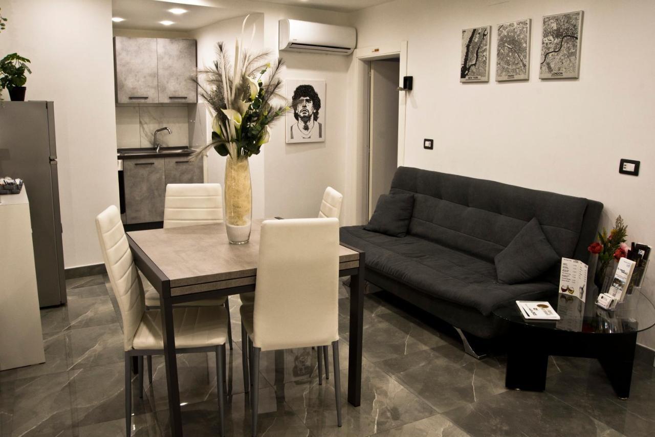 Suite Napoli Sotterranea Con Jacuzzi מראה חיצוני תמונה