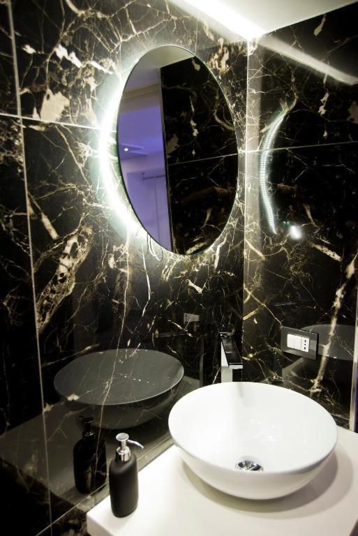 Suite Napoli Sotterranea Con Jacuzzi מראה חיצוני תמונה