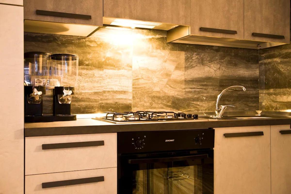 Suite Napoli Sotterranea Con Jacuzzi מראה חיצוני תמונה